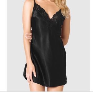 *NEW in Package* La Senza Satin Chemise Black US XS